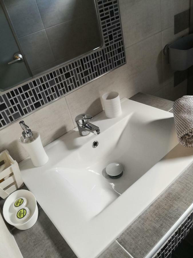 Aimilias Family Apartments Vrasná Extérieur photo